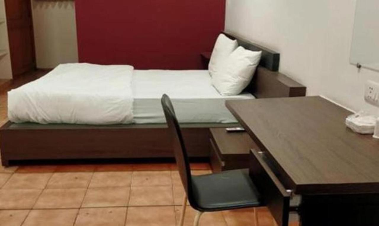 Hotel Sun N Step Club Ahmadábád Kültér fotó