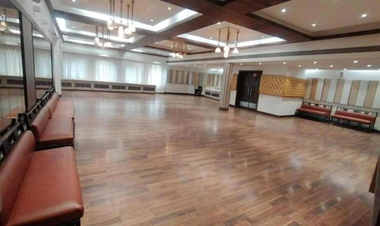 Hotel Sun N Step Club Ahmadábád Kültér fotó