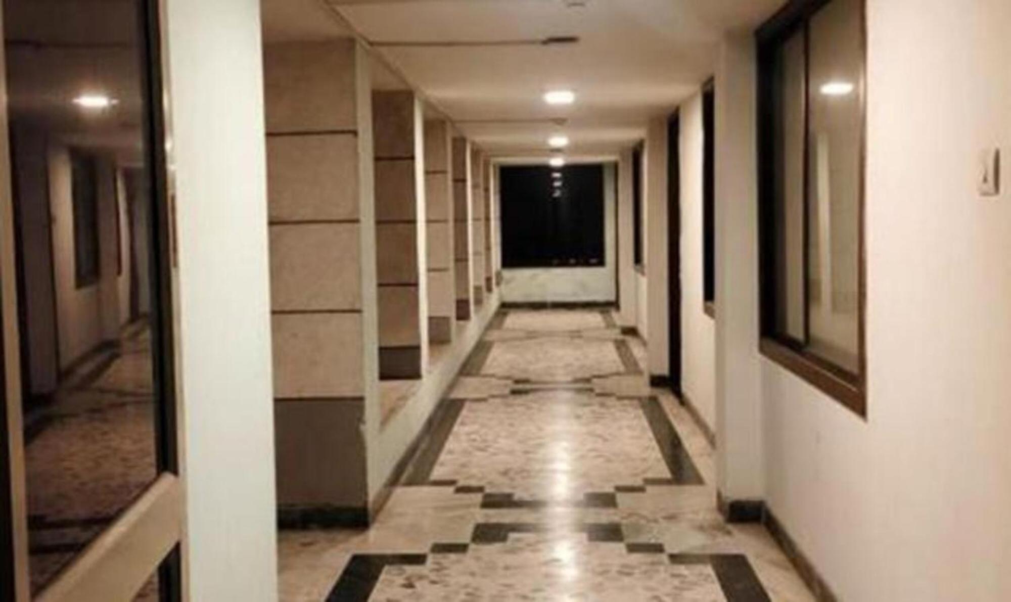 Hotel Sun N Step Club Ahmadábád Kültér fotó